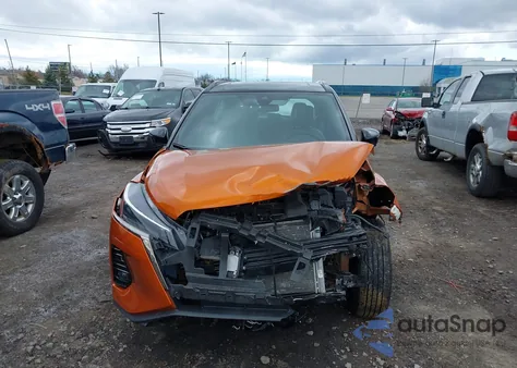 2023 Nissan Kicks Sr Xtronic Cvt z USA, uszkodzony, nr VIN 3N1CP5DV9PL574169